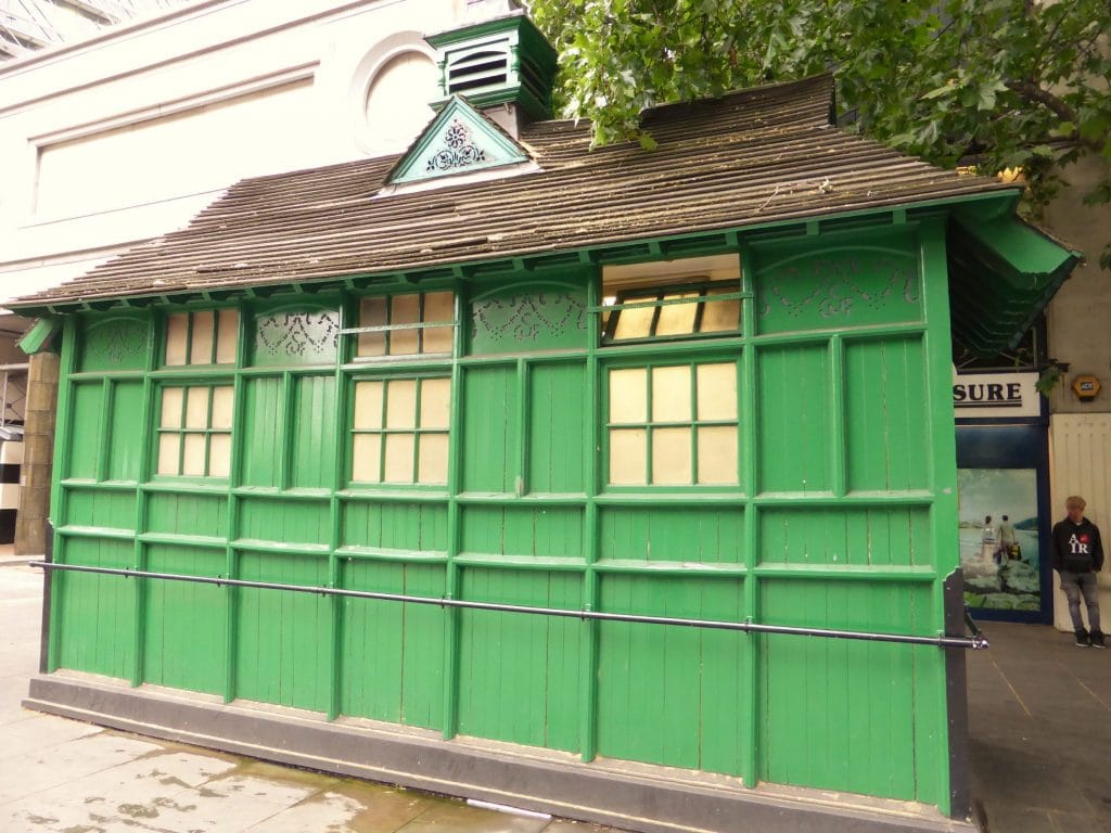 Cabbies shelter in London